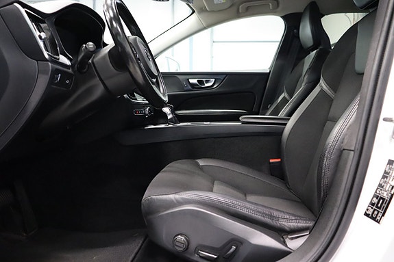 Volvo V60 13 of 29