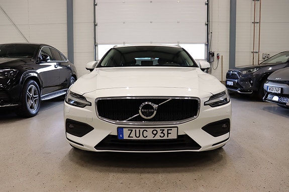 Volvo V60 2 of 29