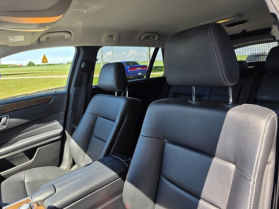 Mercedes-Benz E250 6 of 8