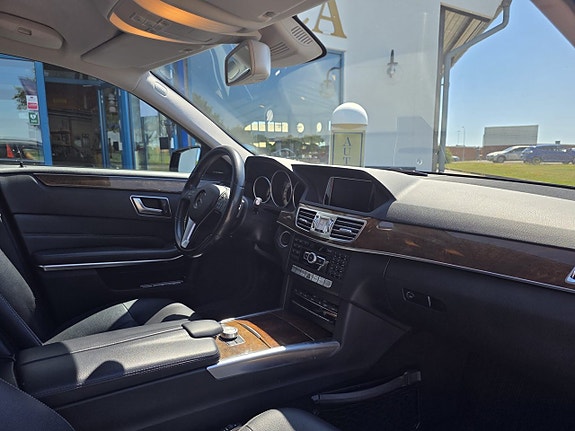 Mercedes-Benz E250 7 of 8