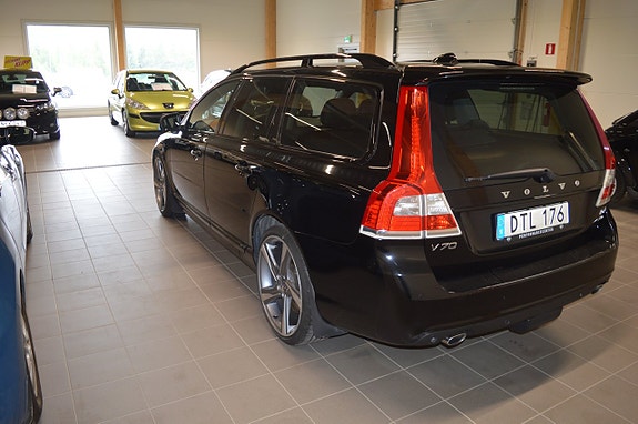 Volvo V70 4 of 5