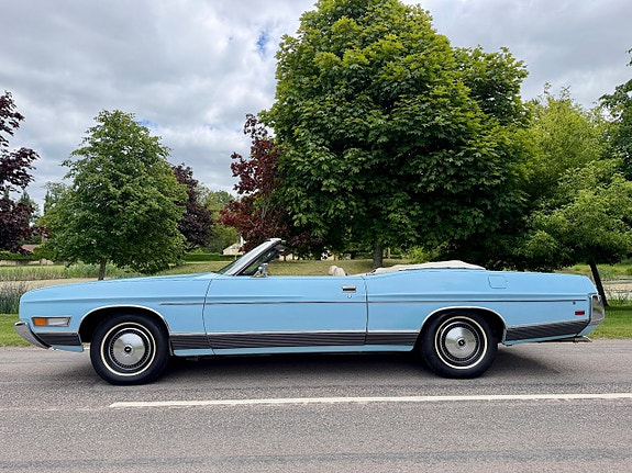 Ford LTD 2 of 5