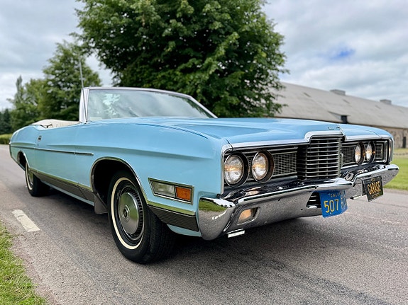 Ford LTD 4 of 5