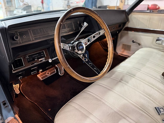 Ford LTD 17 of 28