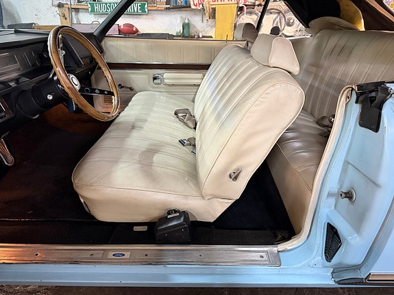 Ford LTD 16 of 28