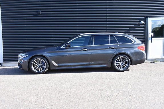 BMW 540i 3 of 5