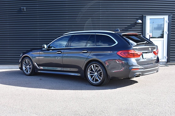 BMW 540i 4 of 5