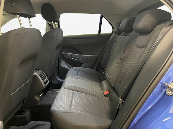Volkswagen T-Roc 11 of 15