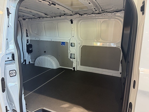 Volkswagen Transporter 11 of 16