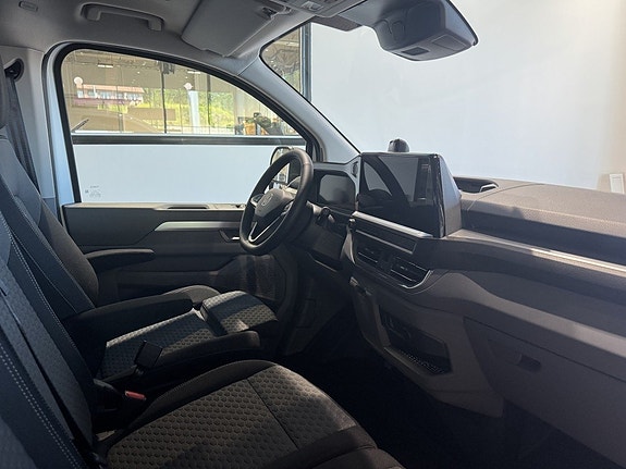 Volkswagen Transporter 9 of 16