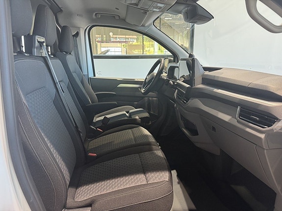 Volkswagen Transporter 10 of 16