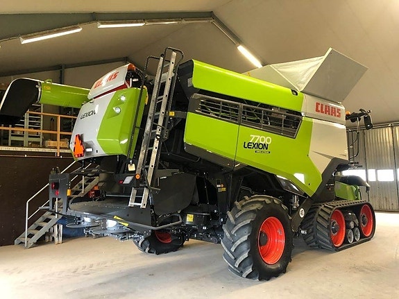 CLAAS Lexion 7700TT 4 of 5