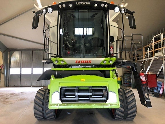 CLAAS Lexion 7700TT 2 of 5