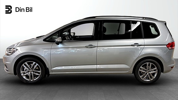Volkswagen Touran 2 of 5