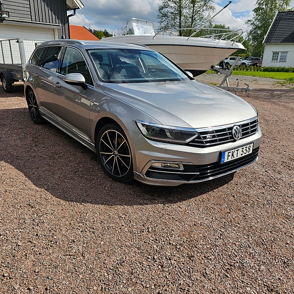 Volkswagen Passat 2 of 5