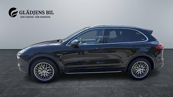 Porsche Cayenne S 2 of 5