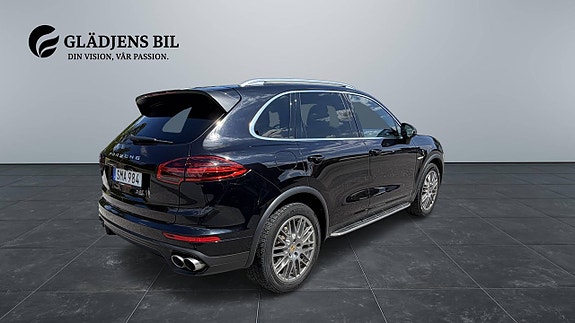 Porsche Cayenne S 5 of 5
