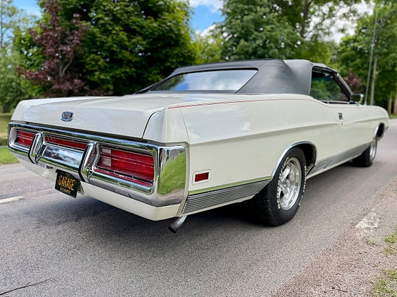 Ford LTD 4 of 5