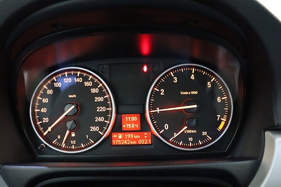 BMW 320 17 of 23