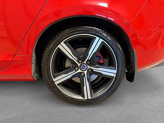 Volvo V60 8 of 23