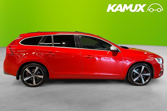 Volvo V60 2 of 5