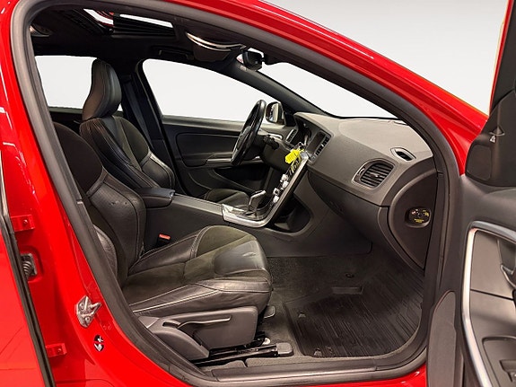 Volvo V60 15 of 23