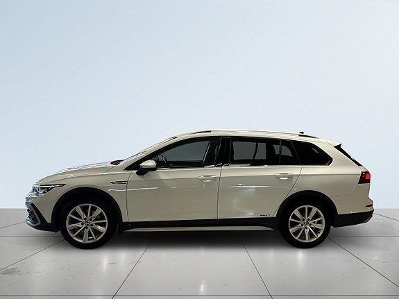 Volkswagen Golf Alltrack 4 of 5