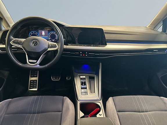 Volkswagen Golf Alltrack 8 of 19