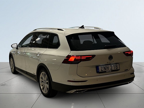Volkswagen Golf Alltrack 5 of 5