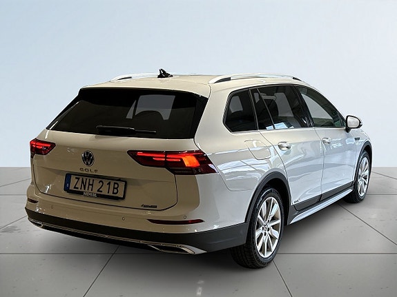 Volkswagen Golf Alltrack 6 of 19