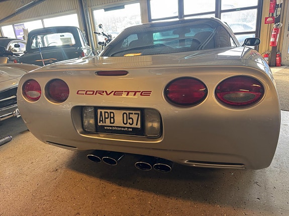 Chevrolet Corvette 12 of 30