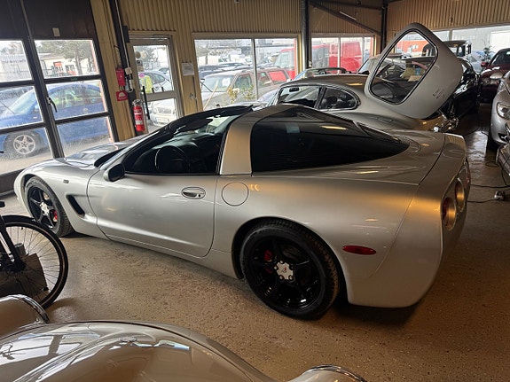 Chevrolet Corvette 5 of 5