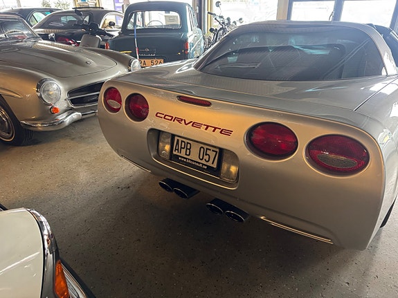 Chevrolet Corvette 16 of 30