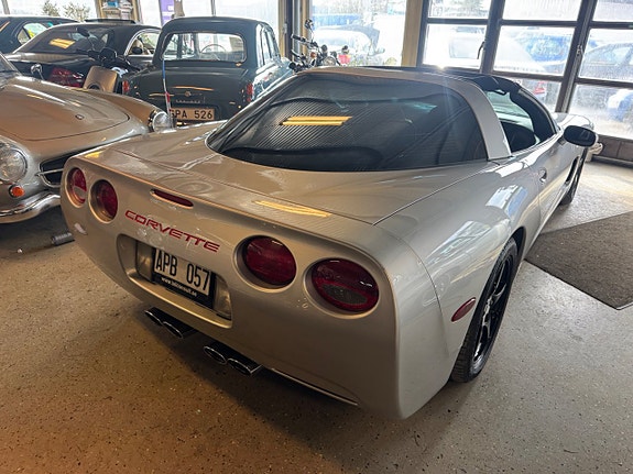 Chevrolet Corvette 11 of 30