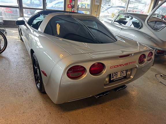 Chevrolet Corvette 15 of 30