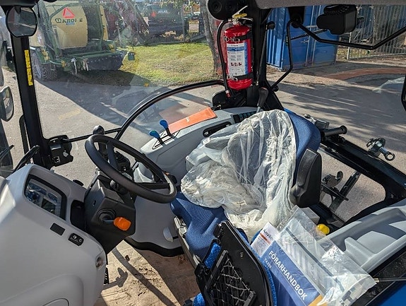 New Holland T4.75S, Quicke X2S lastare Omg.lev! 9 of 10