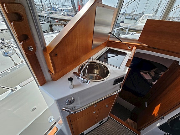 Sargo 28 4 of 7