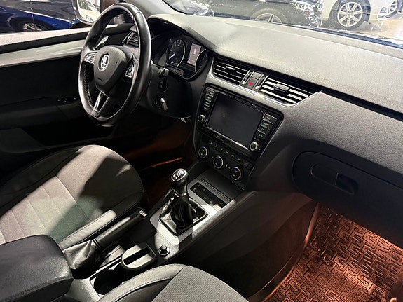 Skoda Octavia 16 of 28