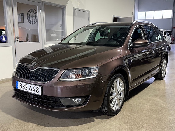 Skoda Octavia 2 of 5
