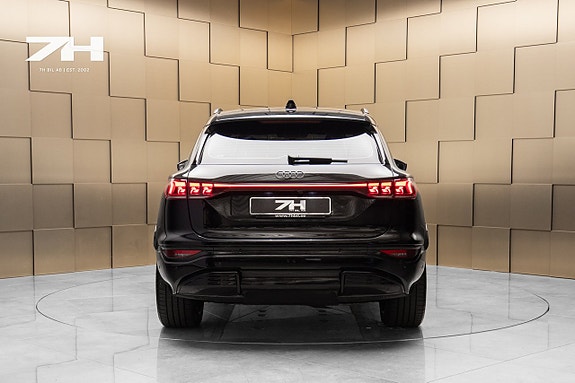 Audi Q6 e-tron 4 of 5