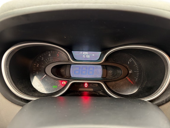 Nissan NV300 20 of 30