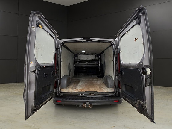 Nissan NV300 13 of 30