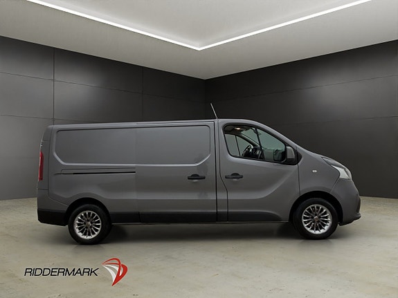 Nissan NV300 2 of 30