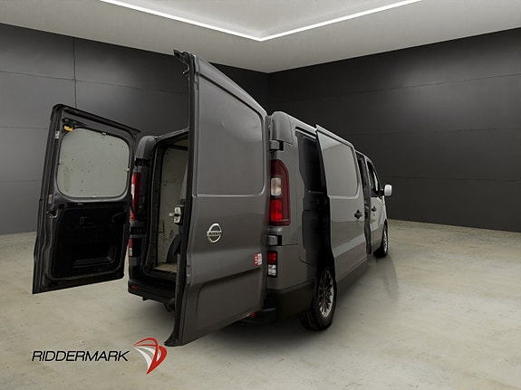 Nissan NV300 12 of 30