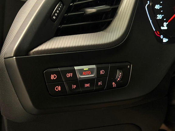 BMW 118i 28 of 29