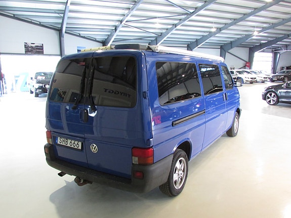 Volkswagen Caravelle 4 of 5