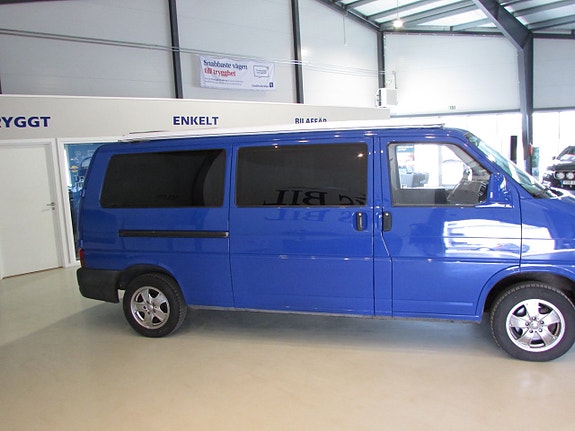 Volkswagen Caravelle 3 of 5