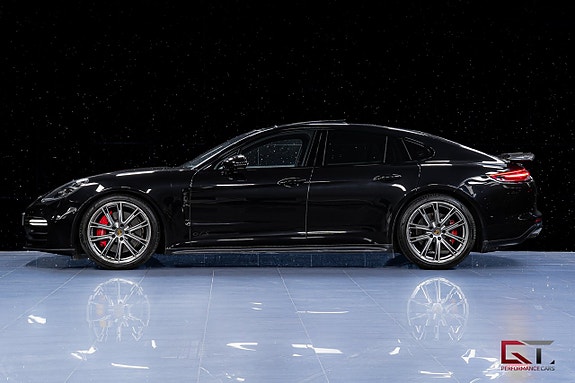 Porsche Panamera GTS 4 of 5