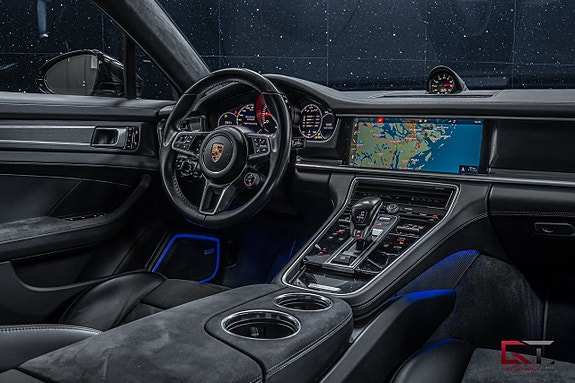 Porsche Panamera GTS 18 of 21