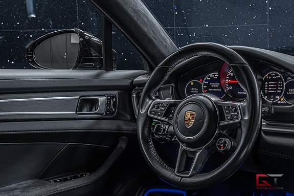Porsche Panamera GTS 20 of 21
